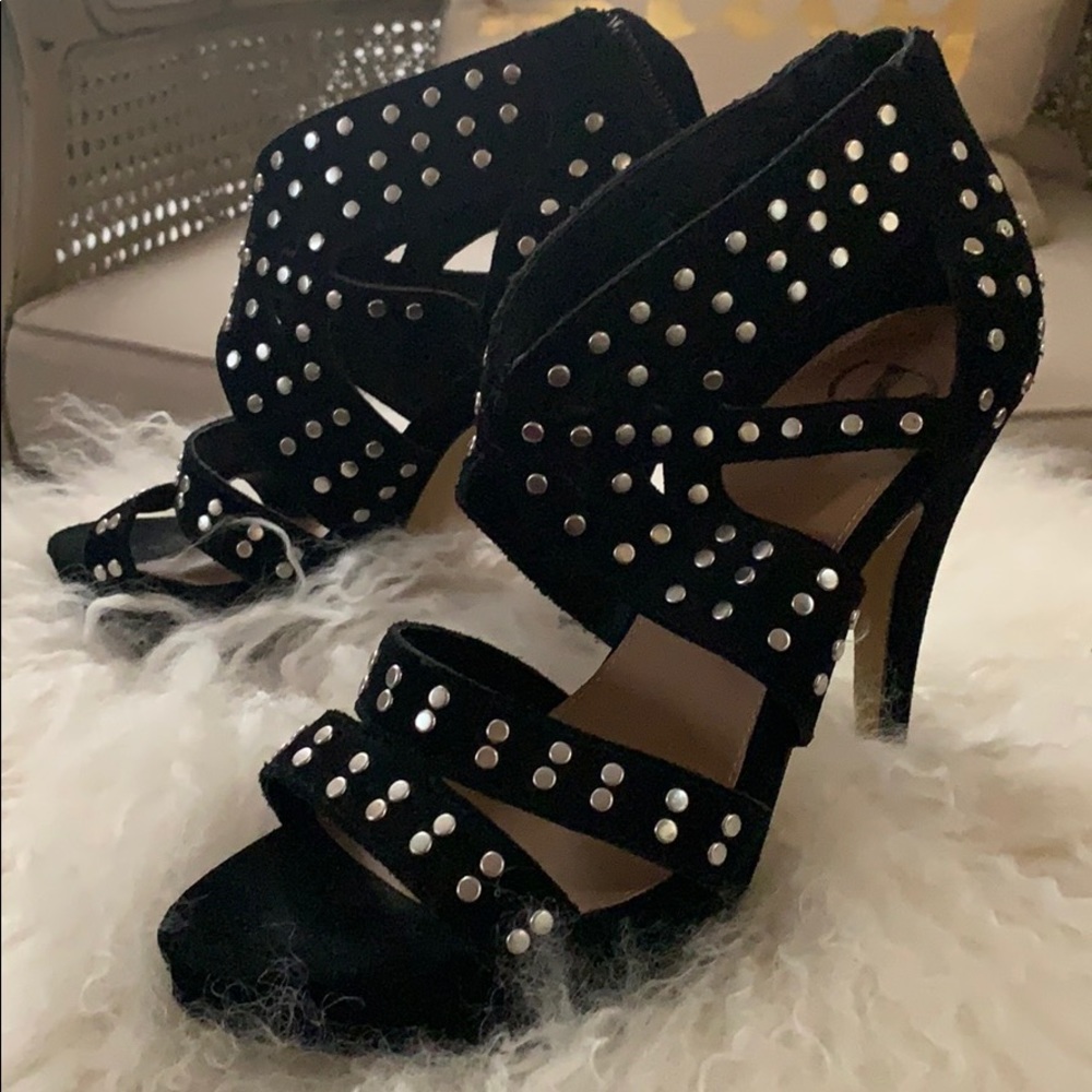 Sexy platform studded shoe ready for dancing.